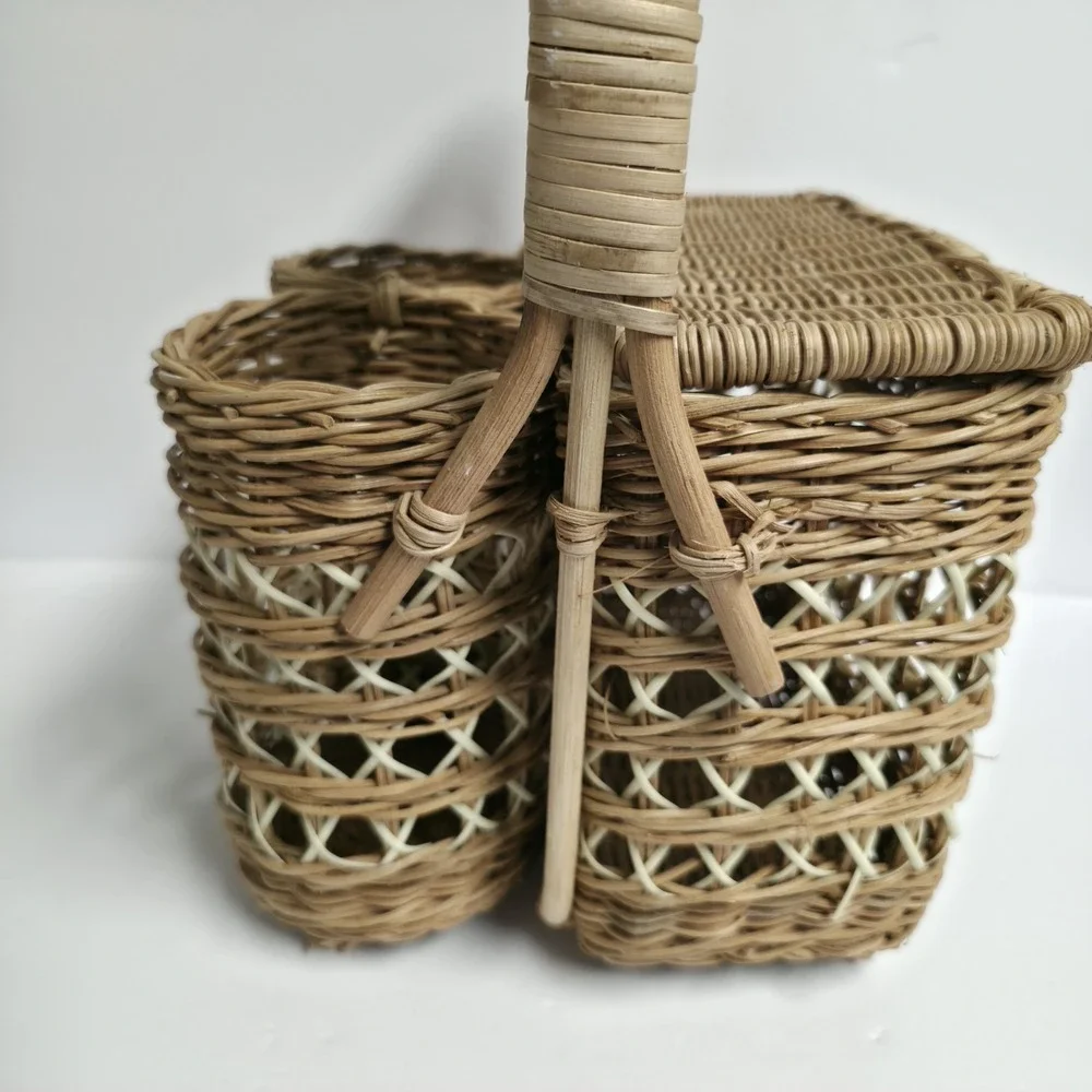 The Unbranded Brand vtg wicker